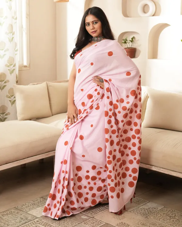 Pink_Cotton_Polka_Dot_Printed_Mul_Saree_With_Tassels_For_Women